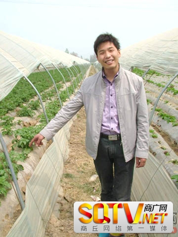 趙杰:商丘市首位當村支書的大學生村官