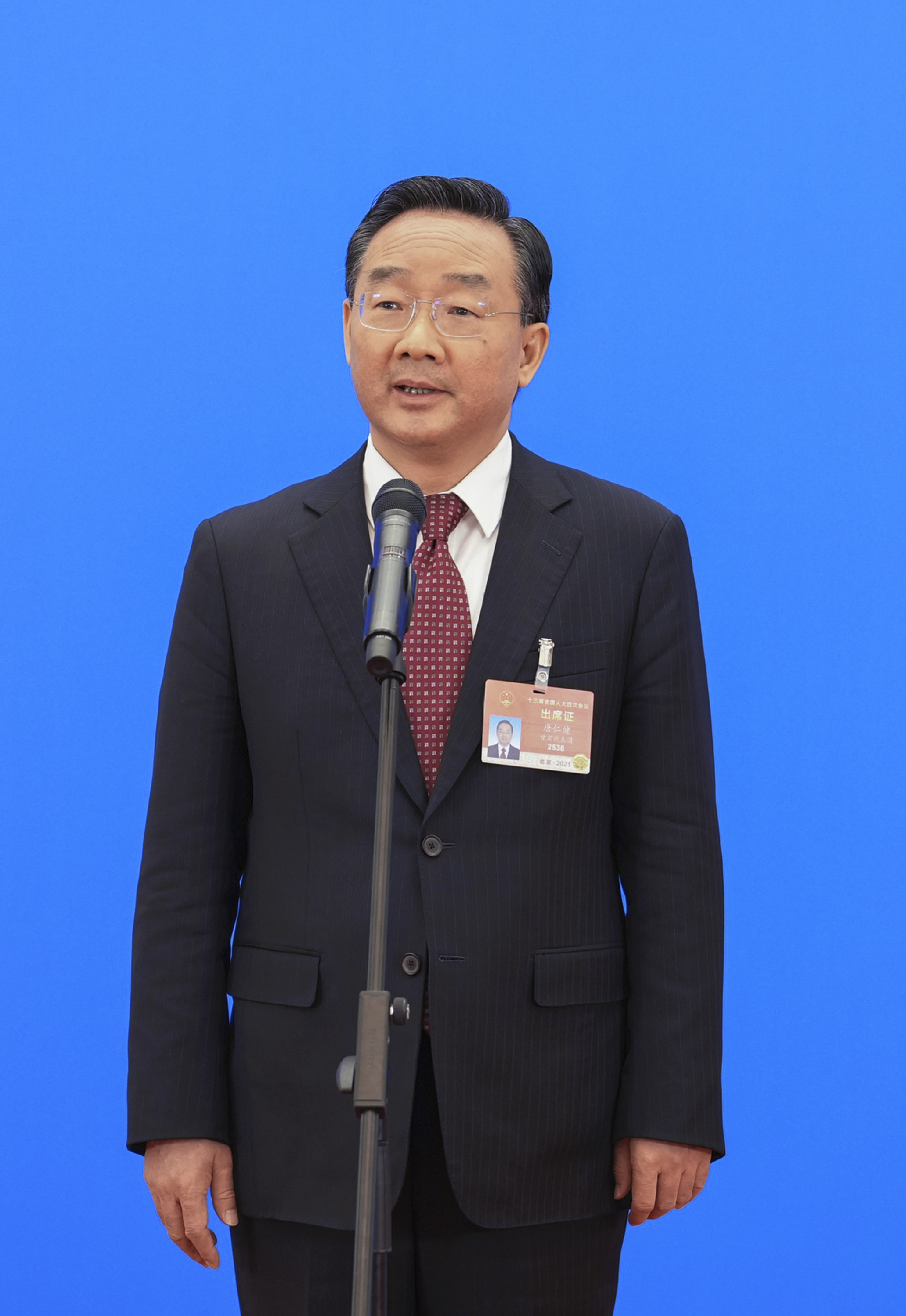 農業農村部部長唐仁健通過網絡視頻方式接受采訪。 新華社發.JPG